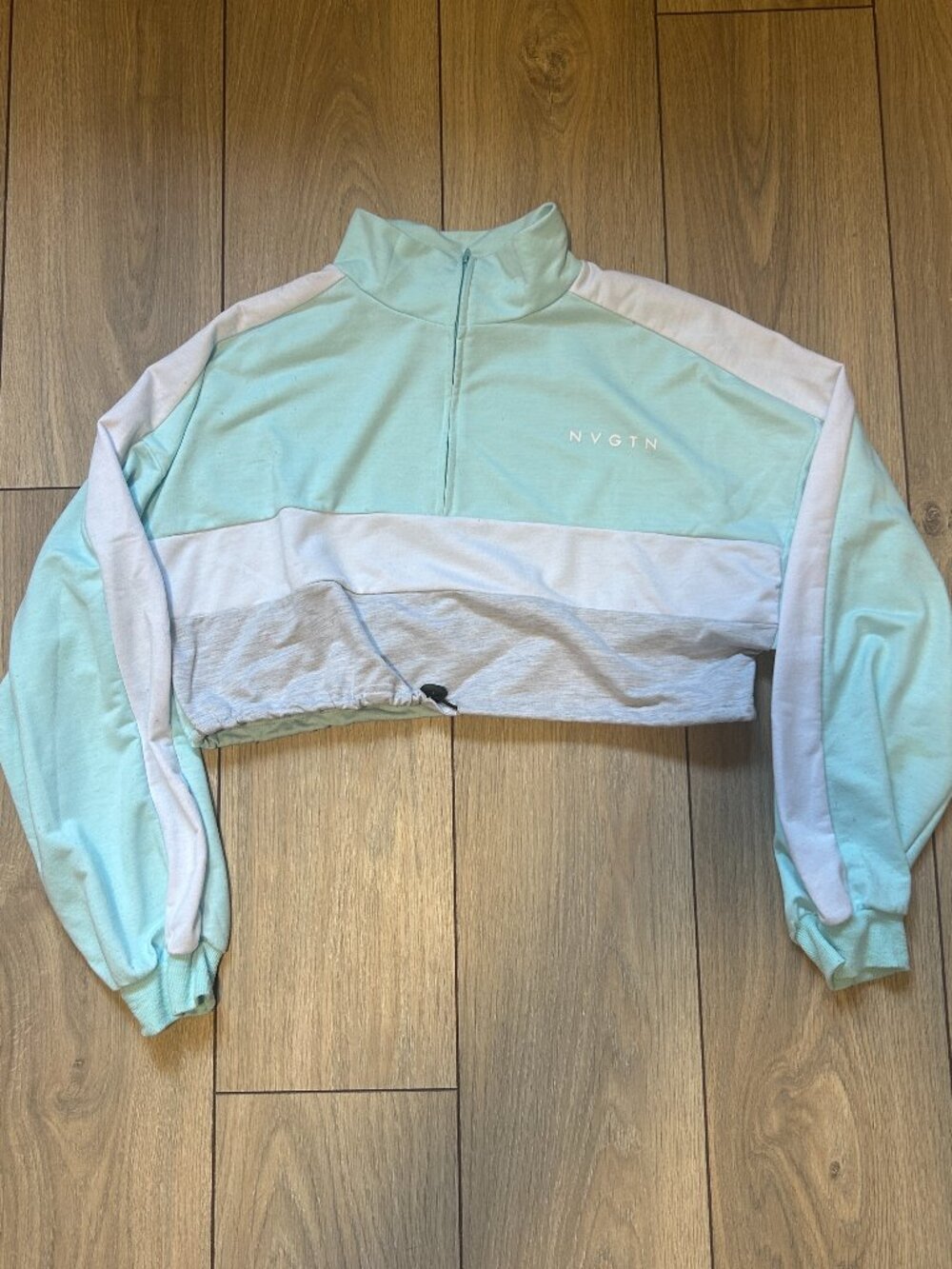 NVGTN Aqua Oversized Cropped Pullover